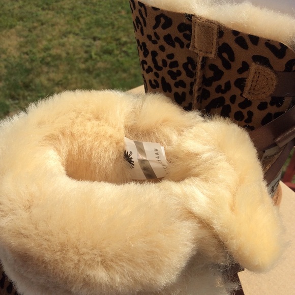 UGG EXOTIC BAILEY BOW II - Picture 5 of 6